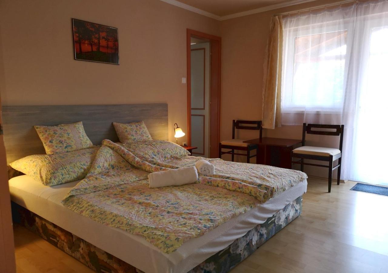 Vitorlas Apartmanhaz Σίοφοκ Εξωτερικό φωτογραφία