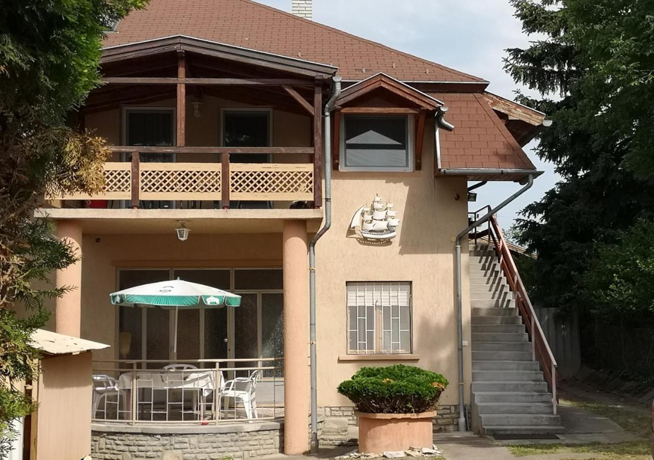 Vitorlas Apartmanhaz Σίοφοκ Εξωτερικό φωτογραφία